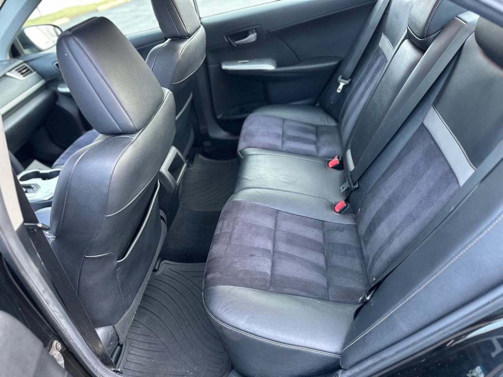 2012 Toyota Camry Image 17