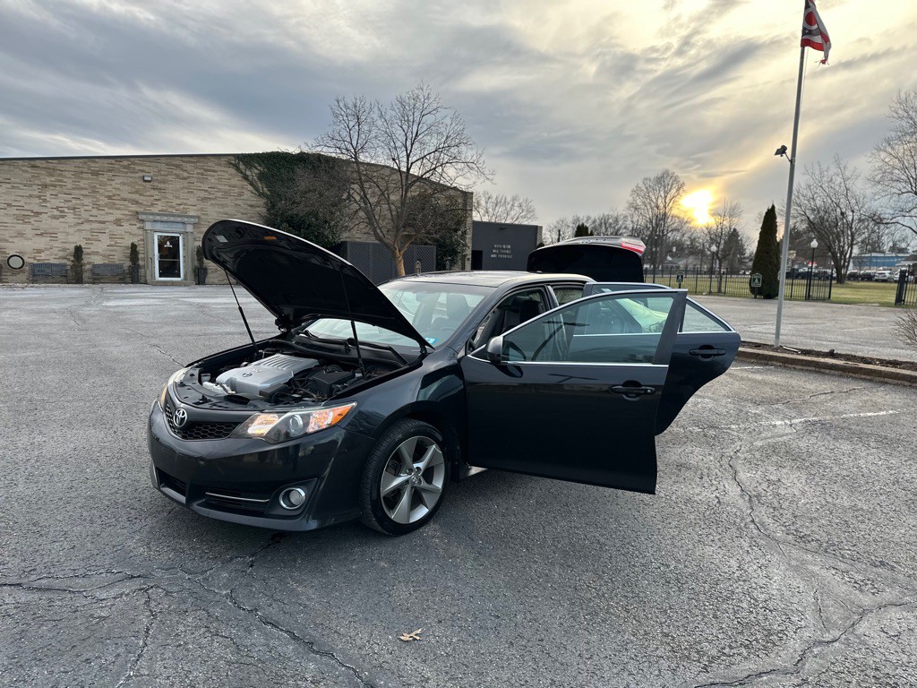 2012 Toyota Camry Image 24