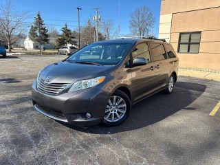Image for 2011 Toyota Sienna XLE ID: 7138176
