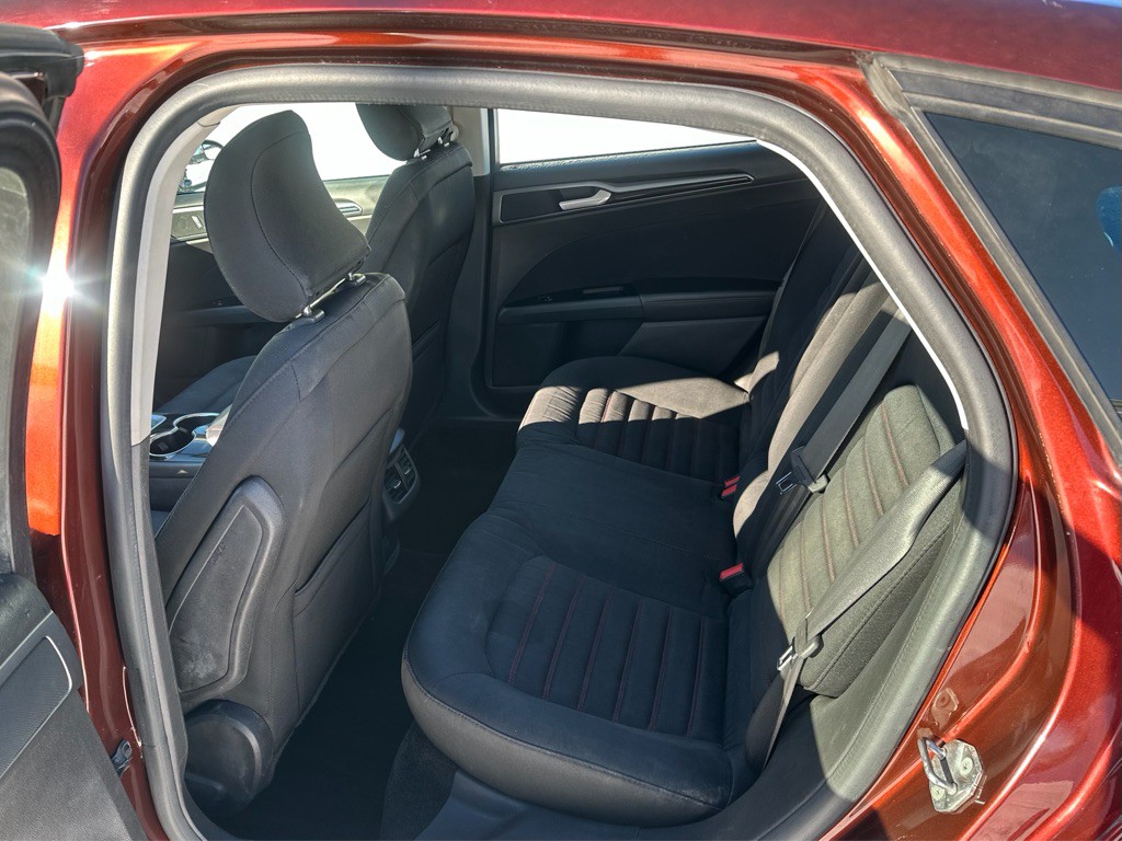 2016 Ford Fusion Image 13