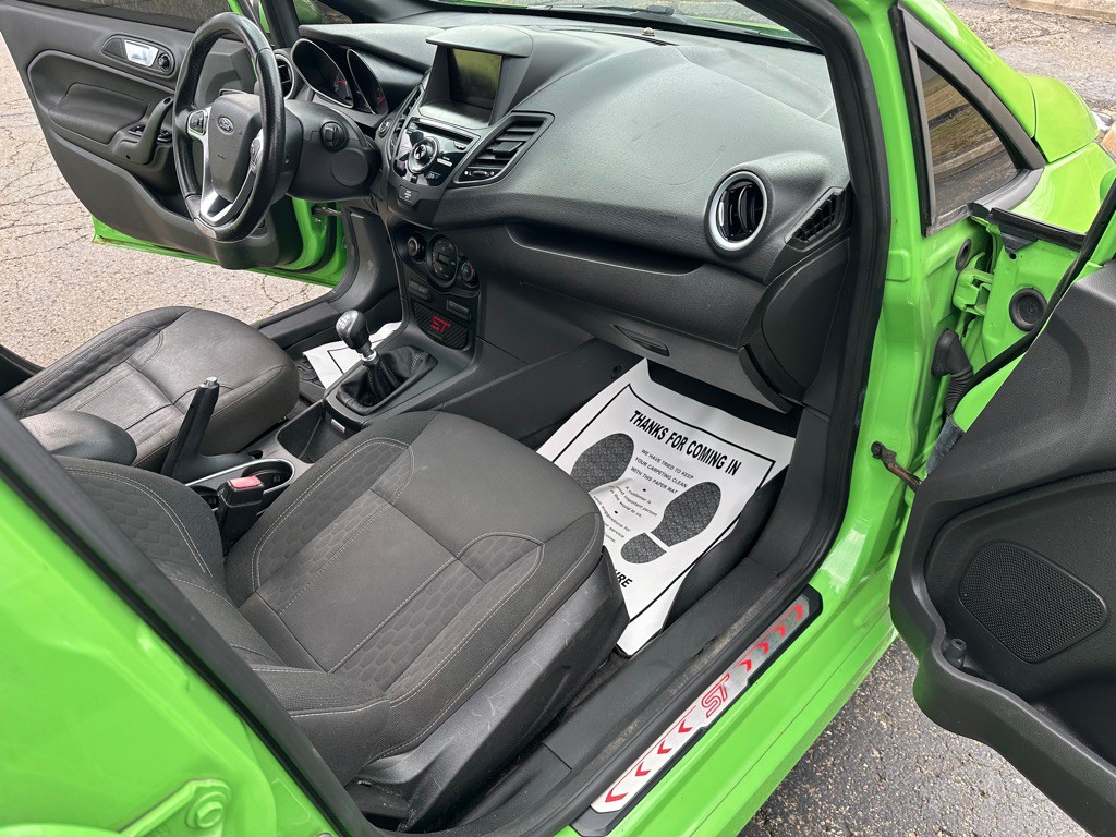 2015 Ford Fiesta Image 18