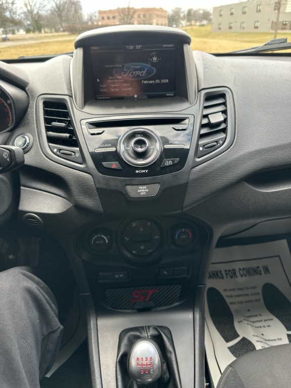 2015 Ford Fiesta Image 27