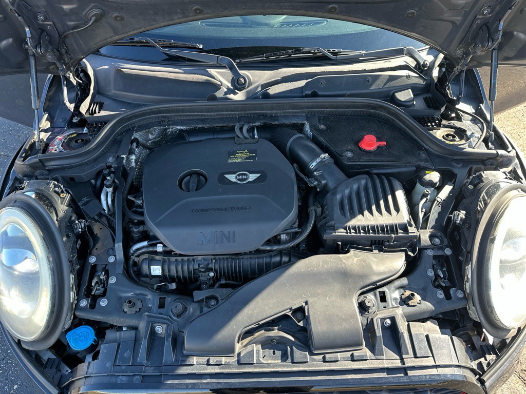 2015 MINI Cooper Image 21