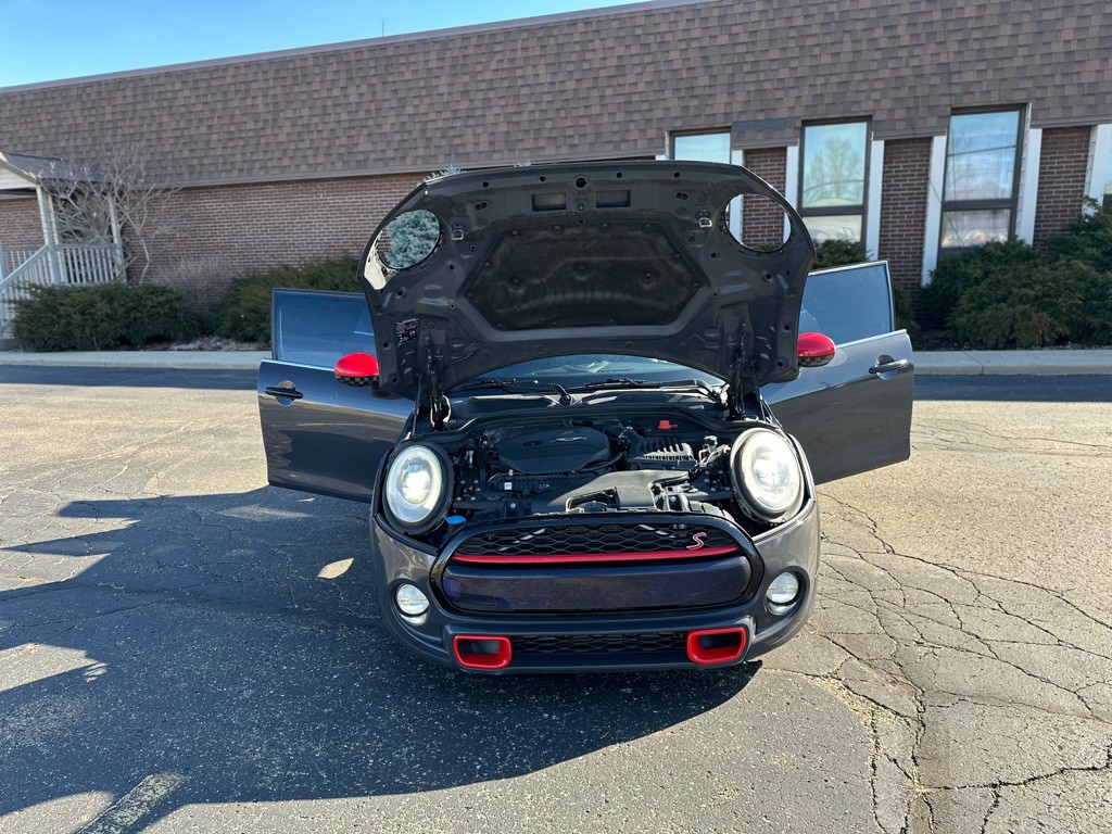 2015 MINI Cooper Image 22