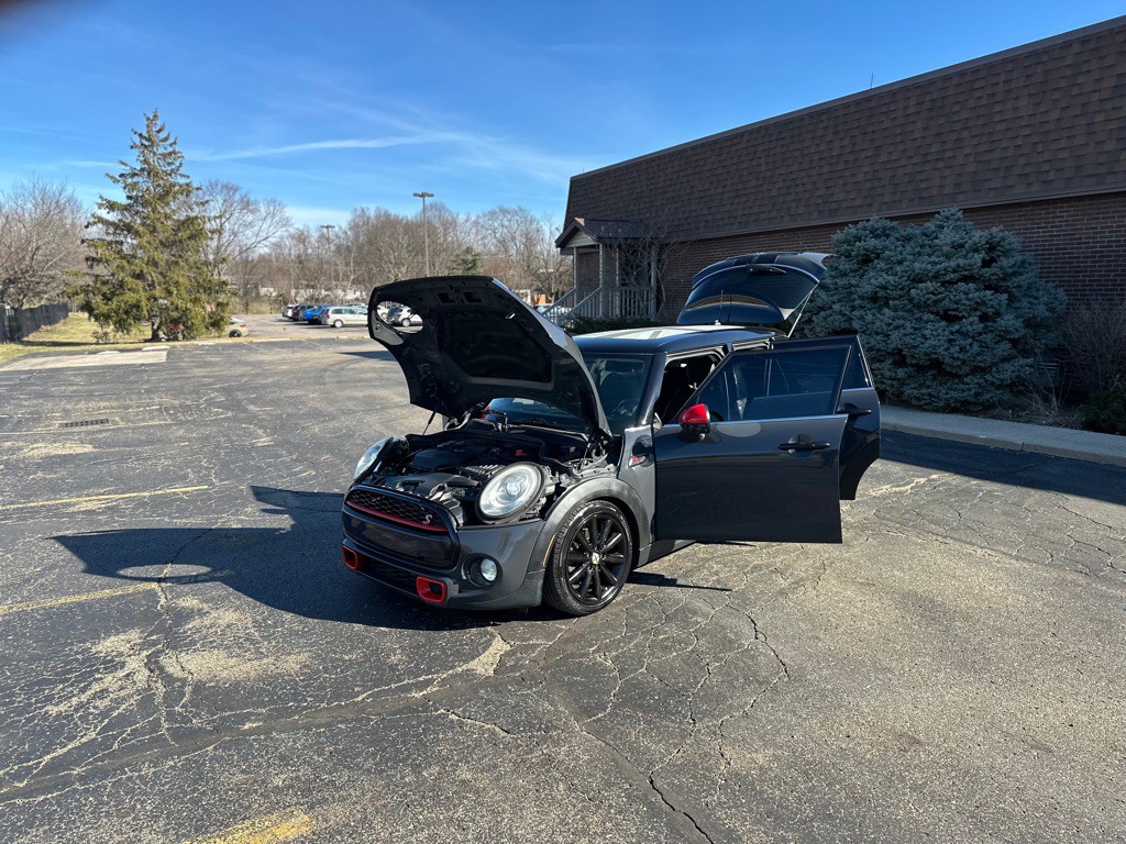 2015 MINI Cooper Image 24