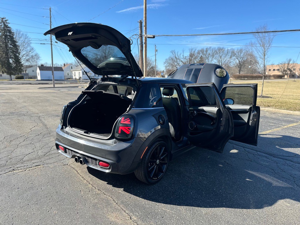 2015 MINI Cooper Image 27