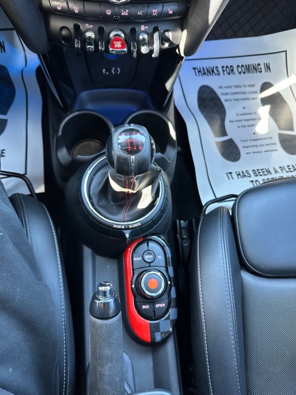 2015 MINI Cooper Image 29