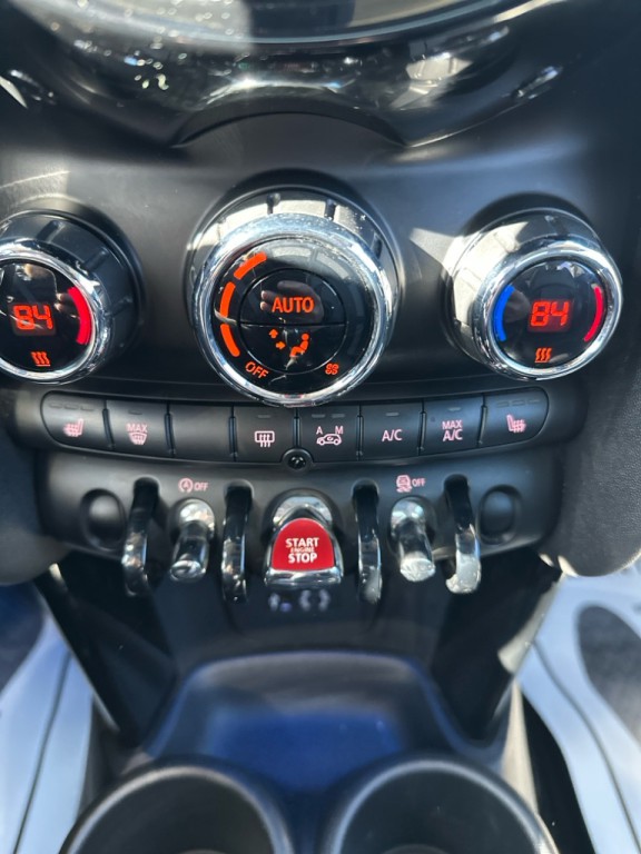 2015 MINI Cooper Image 34