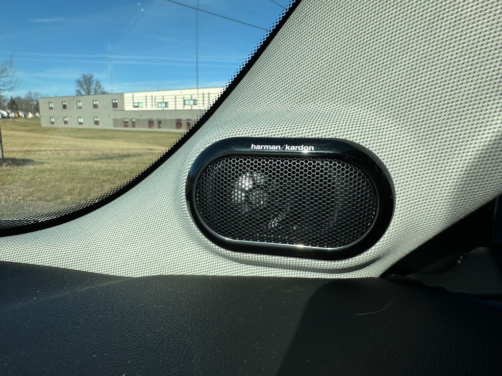 2015 MINI Cooper Image 36