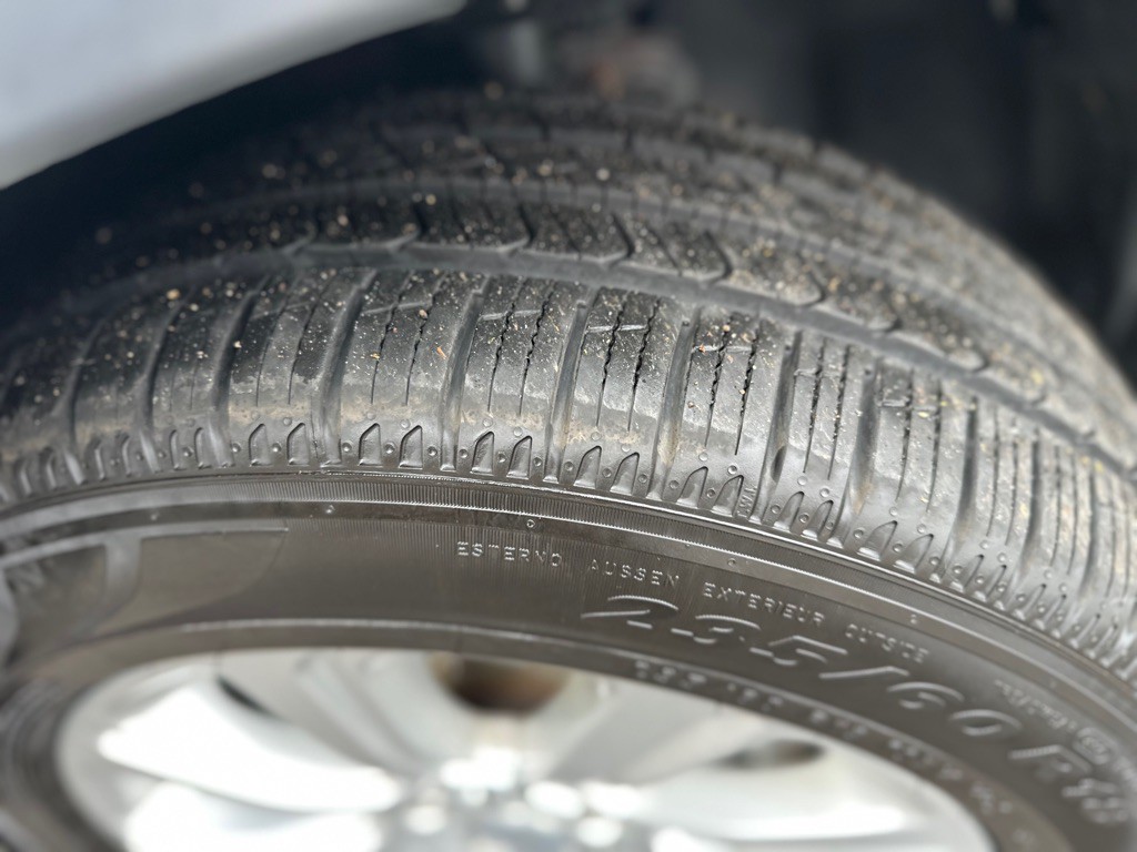 2017 Land Rover Discovery Sport Image 3