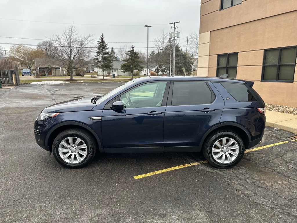 2017 Land Rover Discovery Sport Image 10