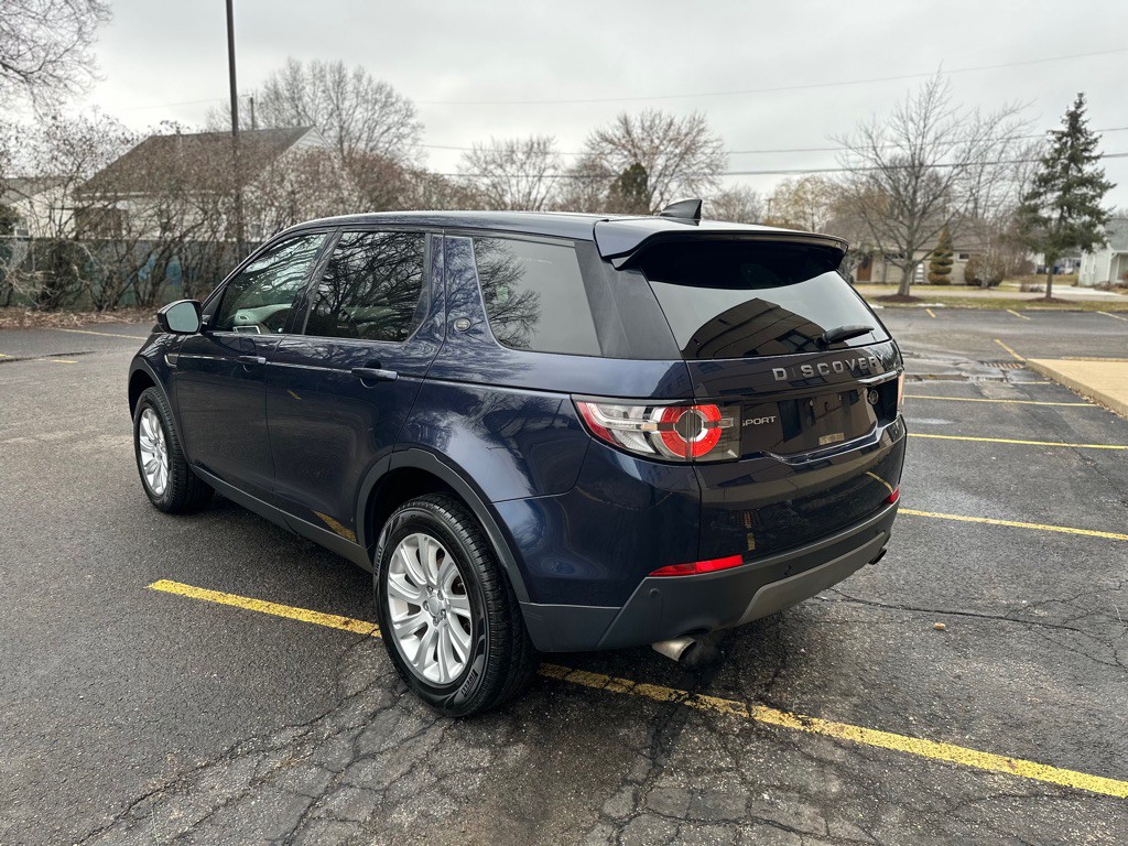 2017 Land Rover Discovery Sport Image 11