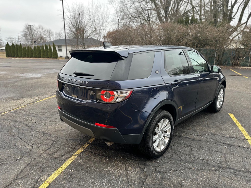 2017 Land Rover Discovery Sport Image 13