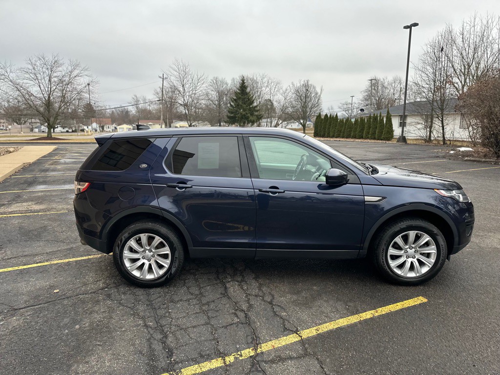 2017 Land Rover Discovery Sport Image 14