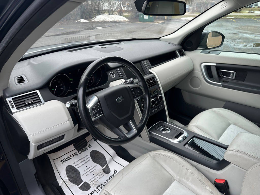 2017 Land Rover Discovery Sport Image 17