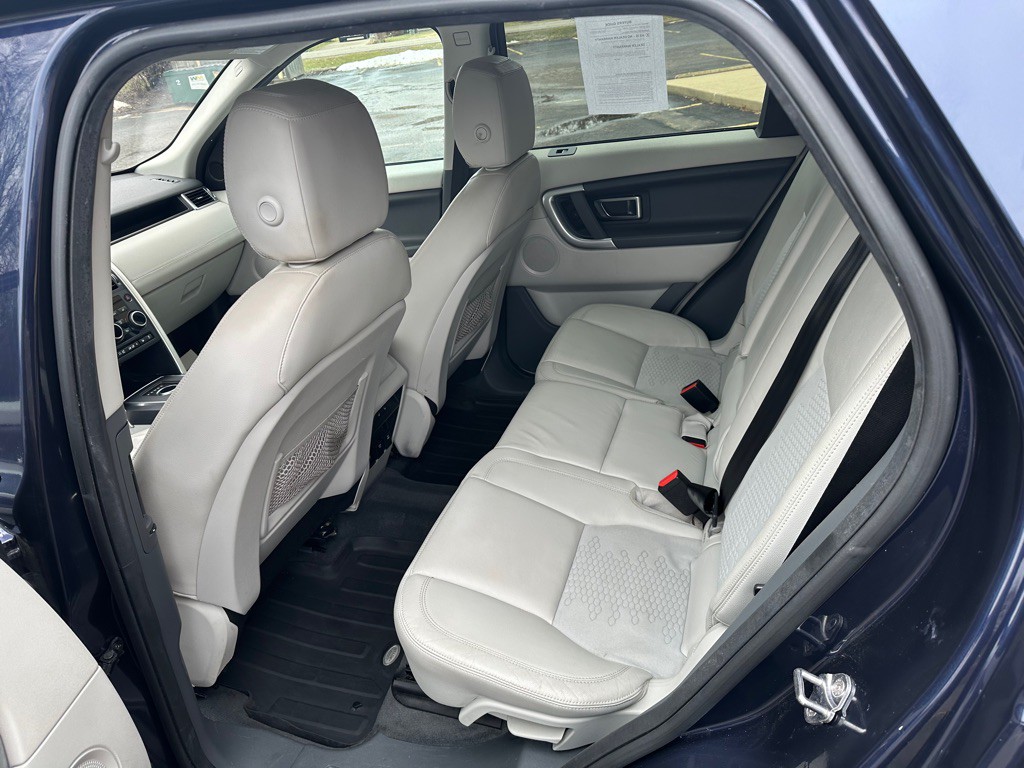 2017 Land Rover Discovery Sport Image 19