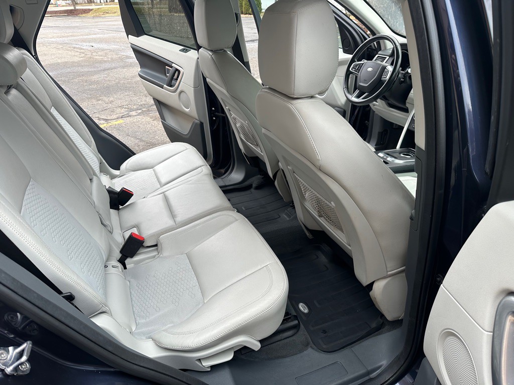 2017 Land Rover Discovery Sport Image 21