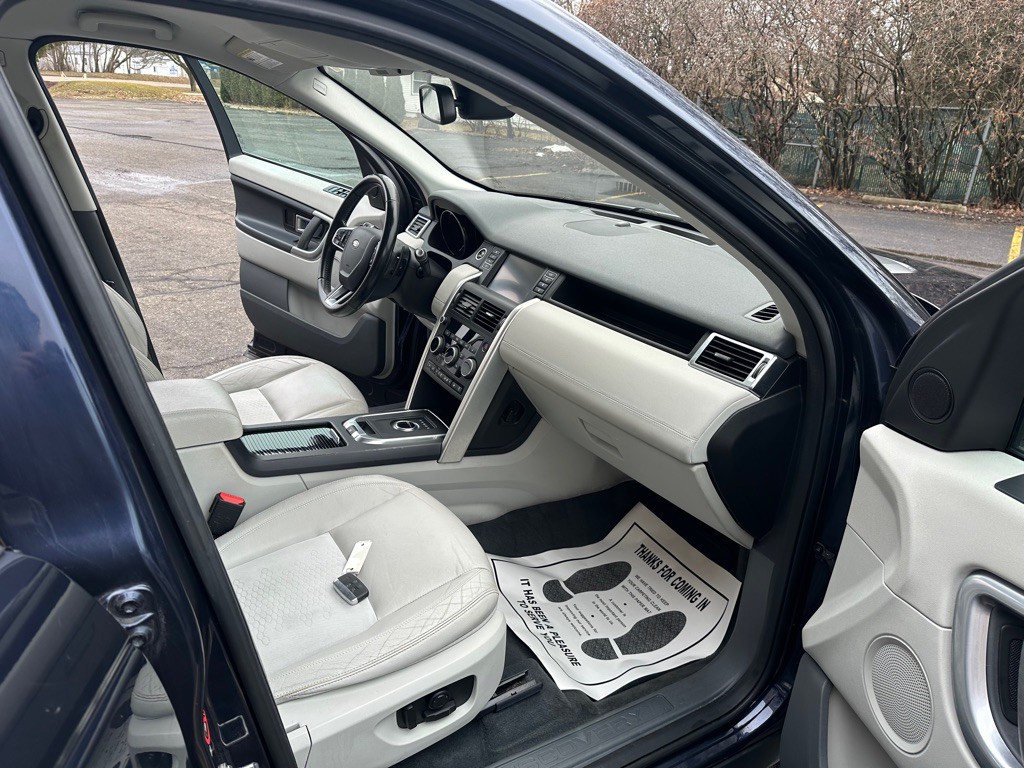 2017 Land Rover Discovery Sport Image 22