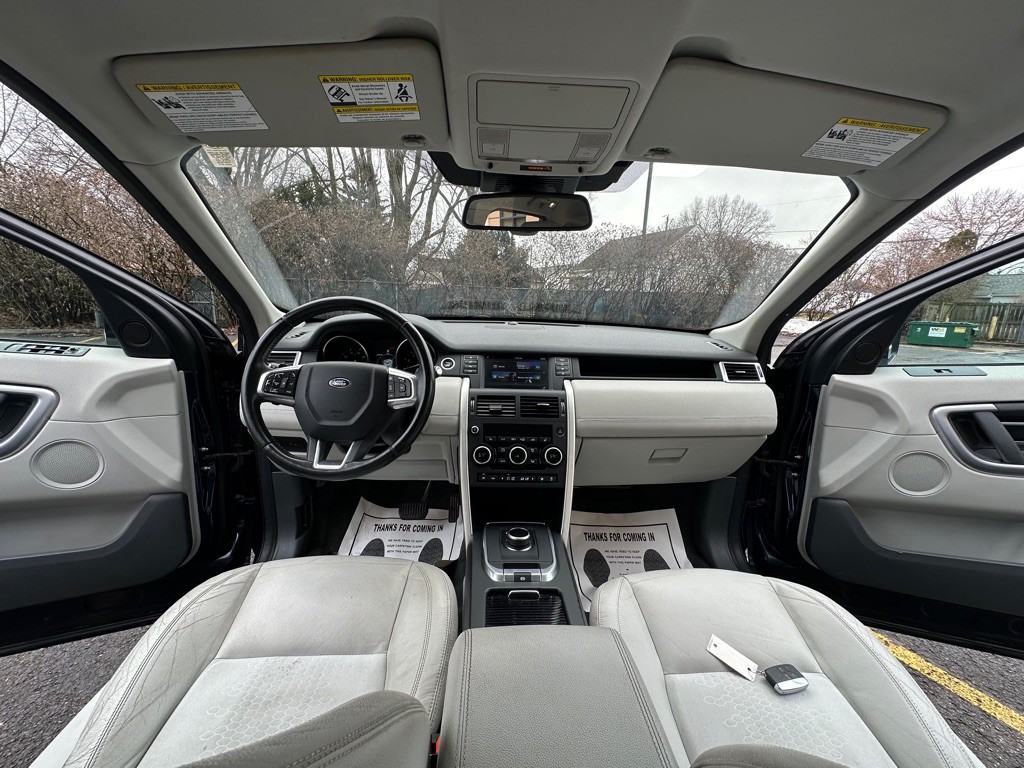 2017 Land Rover Discovery Sport Image 23