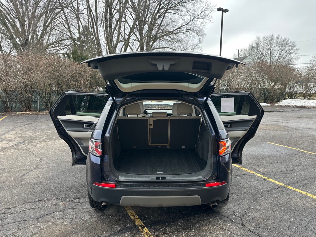 2017 Land Rover Discovery Sport Image 28