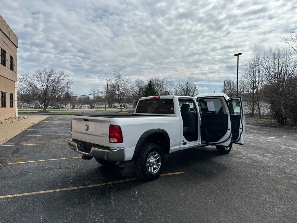 2015 RAM 3500 Image 24