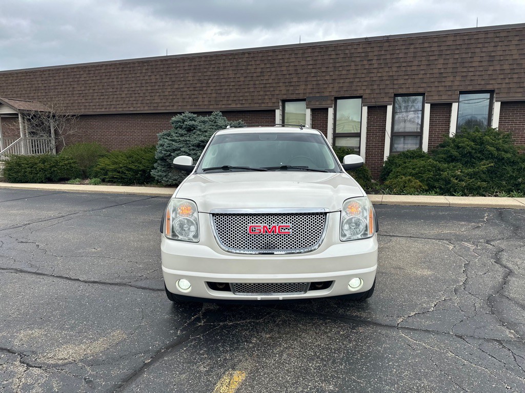 2011 GMC Yukon Image 4