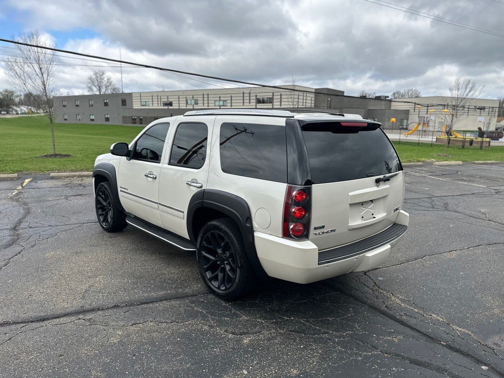 2011 GMC Yukon Image 7