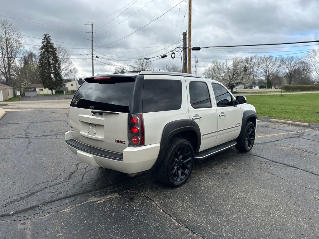 2011 GMC Yukon Image 9
