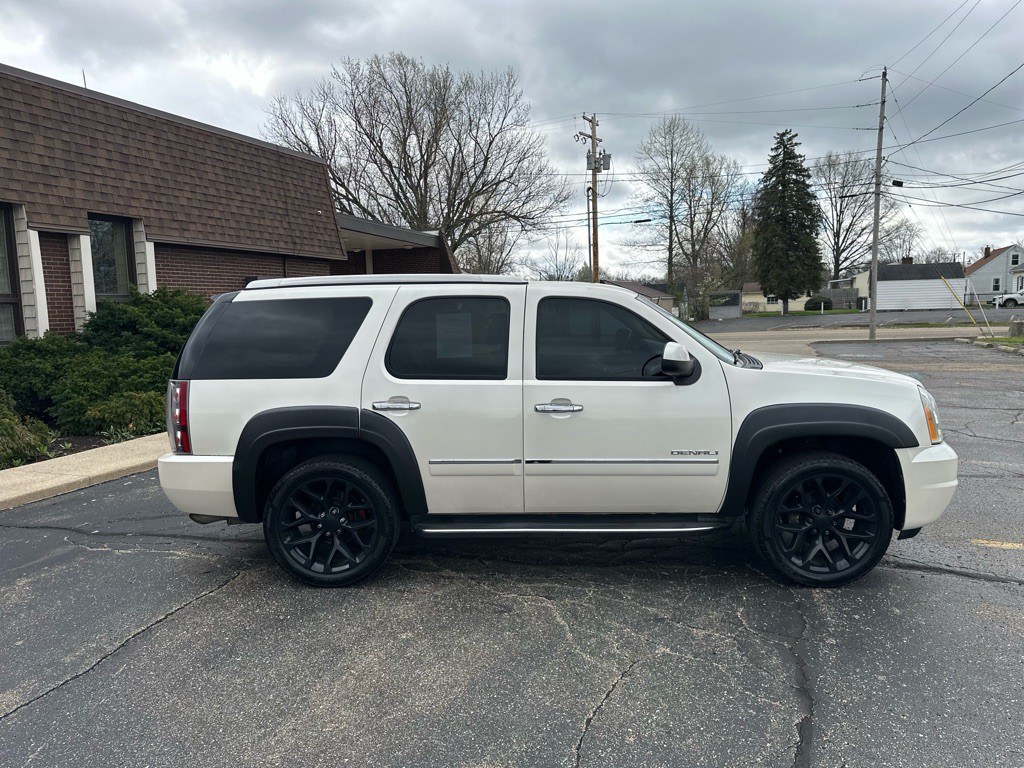 2011 GMC Yukon Image 10
