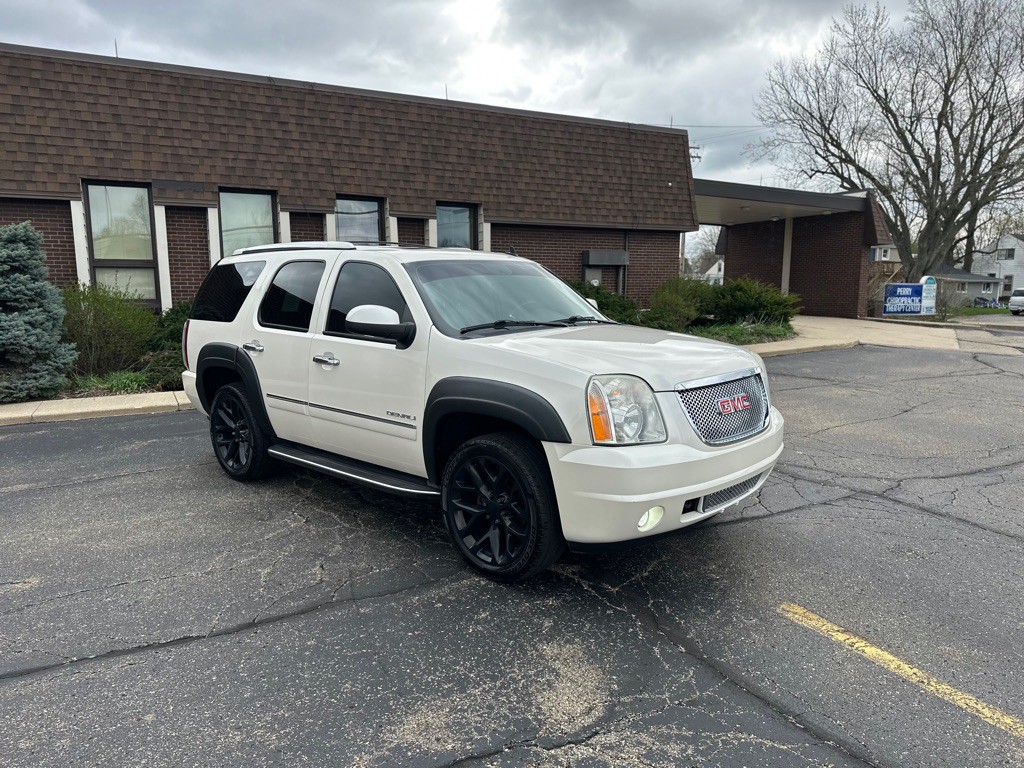 2011 GMC Yukon Image 11