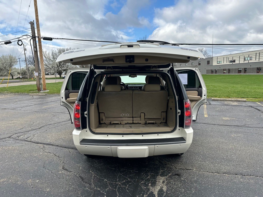 2011 GMC Yukon Image 24