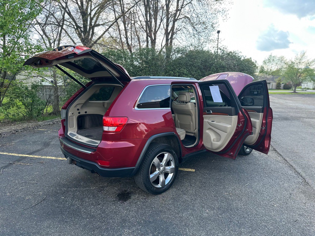 2013 Jeep Grand Cherokee Image 30