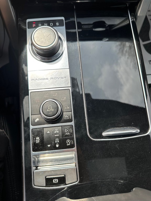 2015 Land Rover Range Rover Image 33