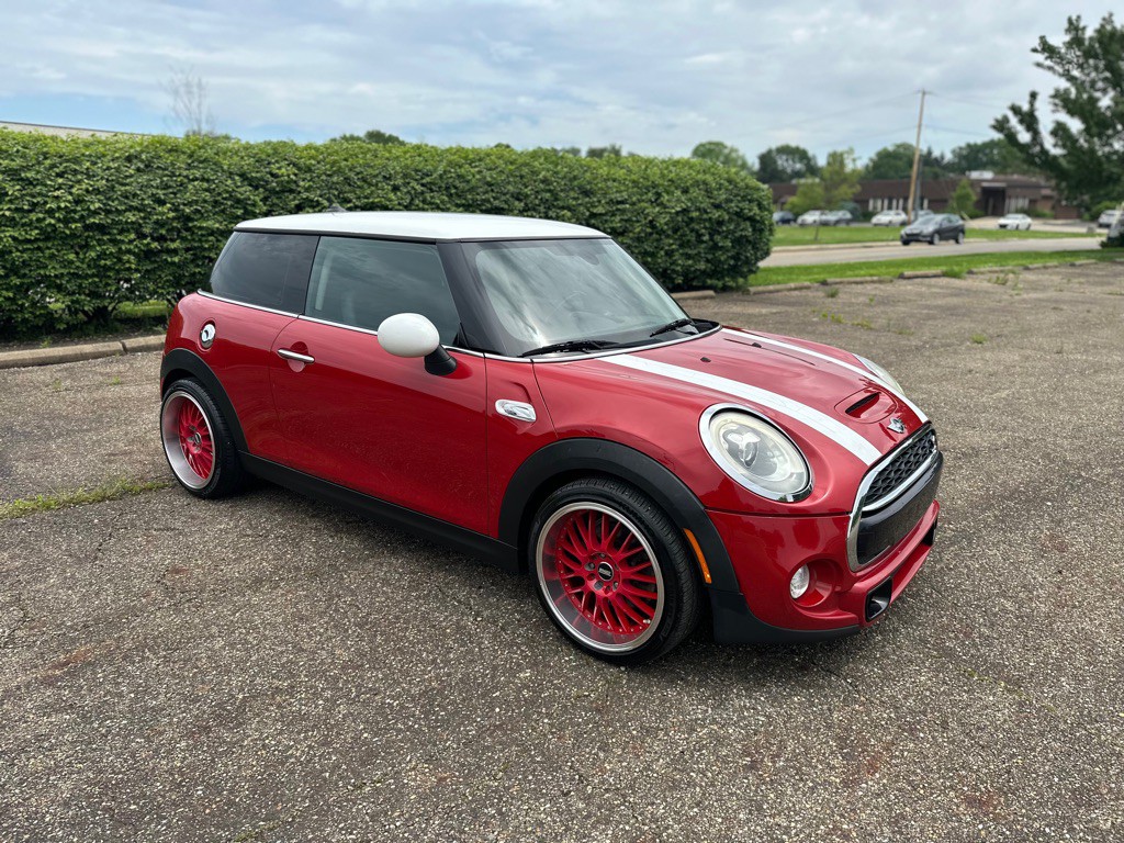 2016 MINI Cooper Image 17