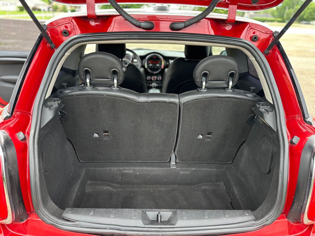 2016 MINI Cooper Image 21
