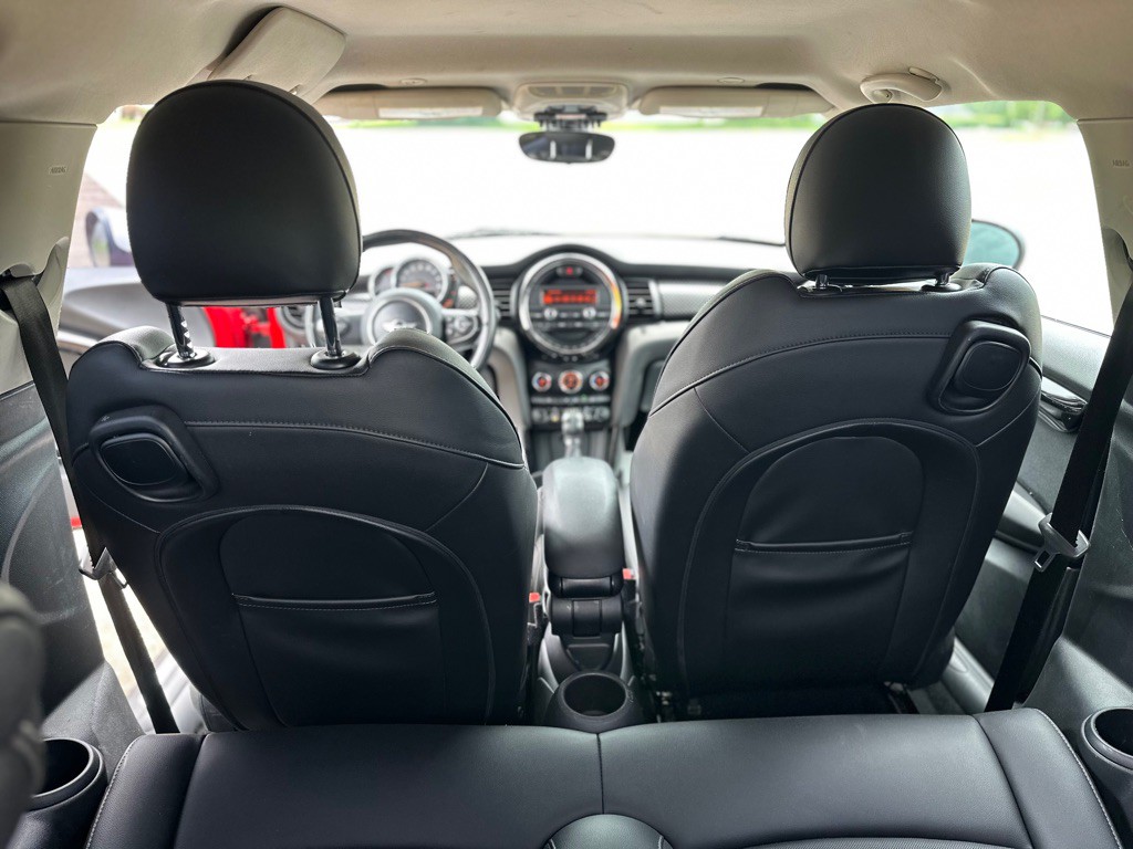 2016 MINI Cooper Image 22