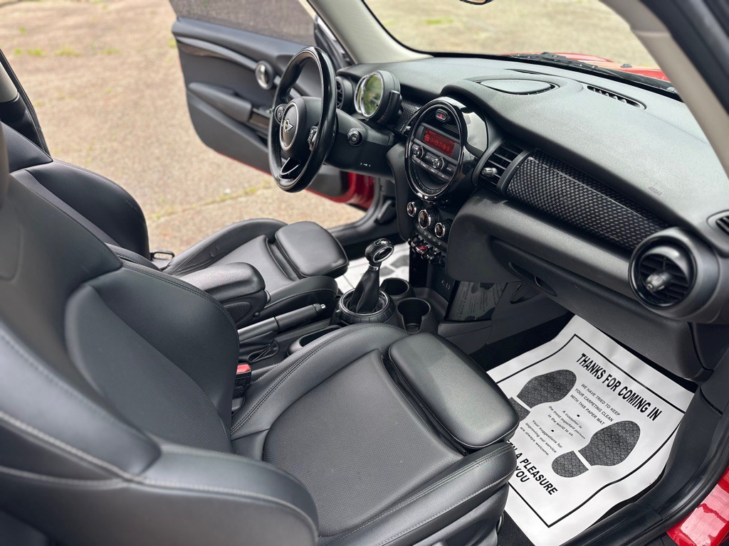 2016 MINI Cooper Image 23
