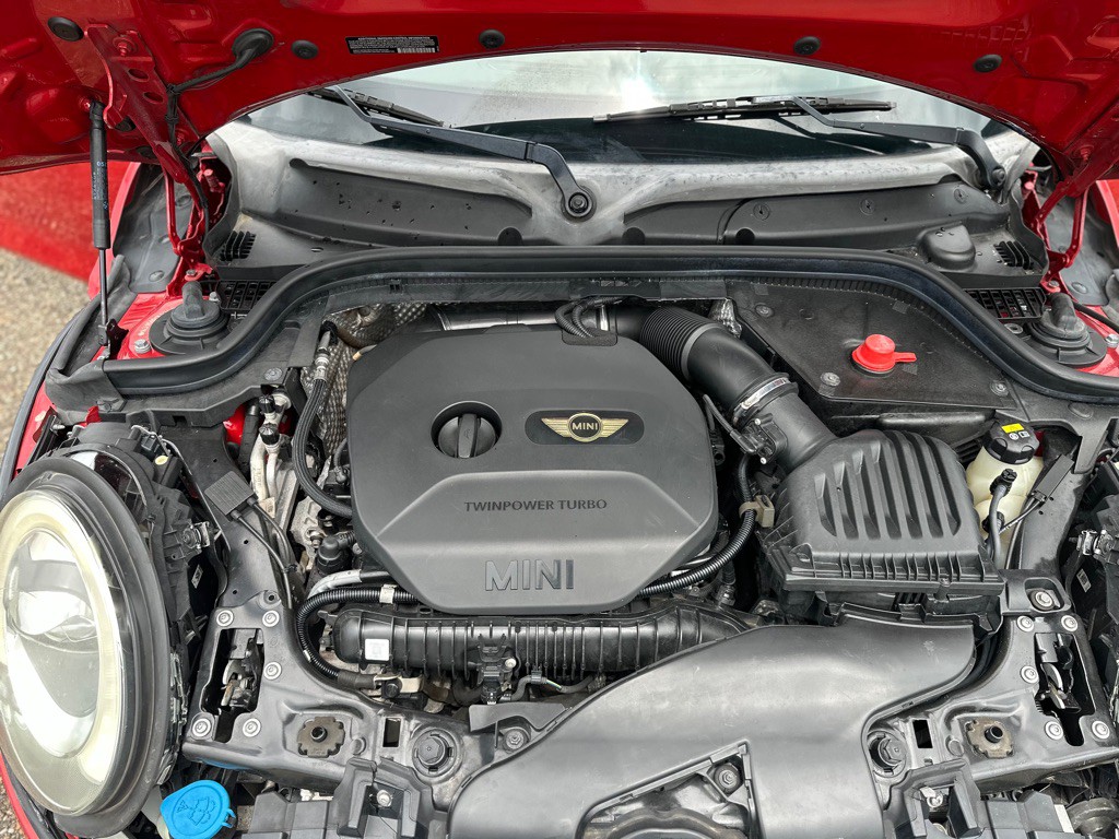 2016 MINI Cooper Image 24
