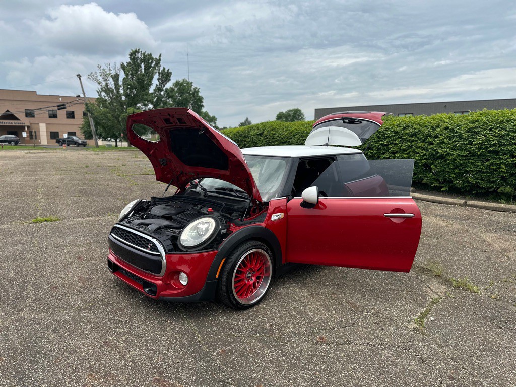 2016 MINI Cooper Image 26