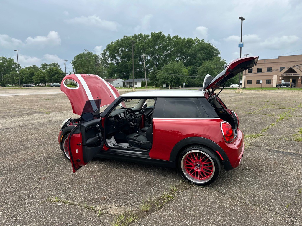 2016 MINI Cooper Image 27