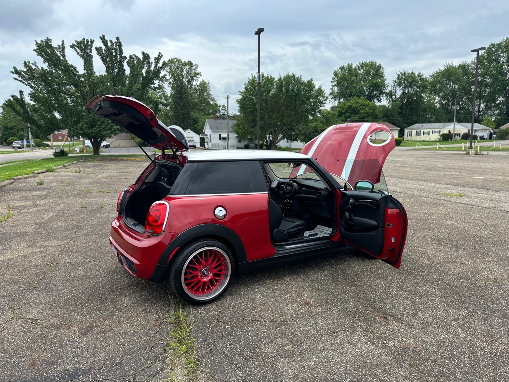 2016 MINI Cooper Image 29
