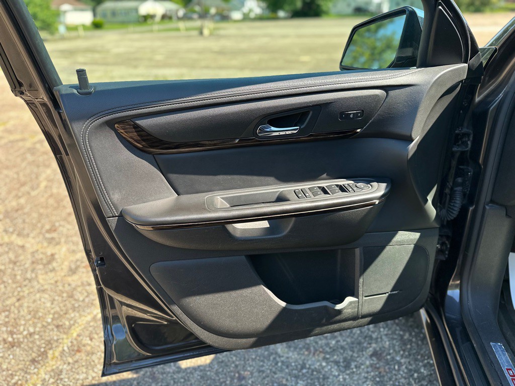2013 GMC Acadia Image 11