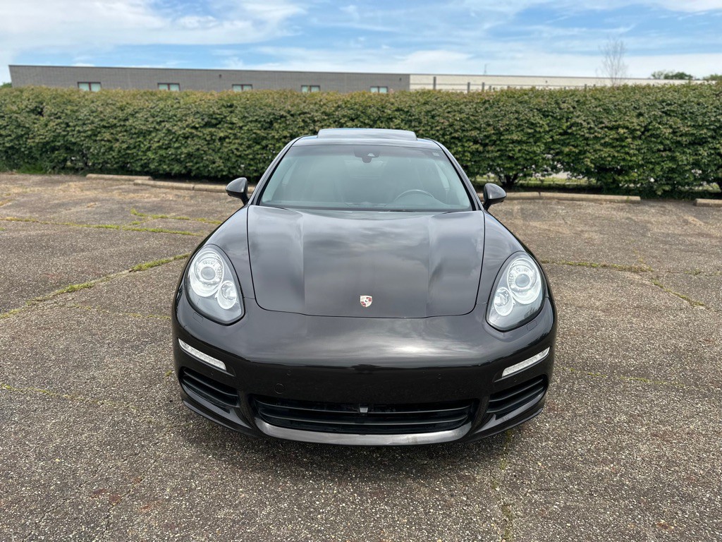 2014 Porsche Panamera Image 4