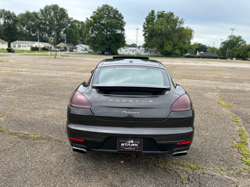 2014 Porsche Panamera Image 10