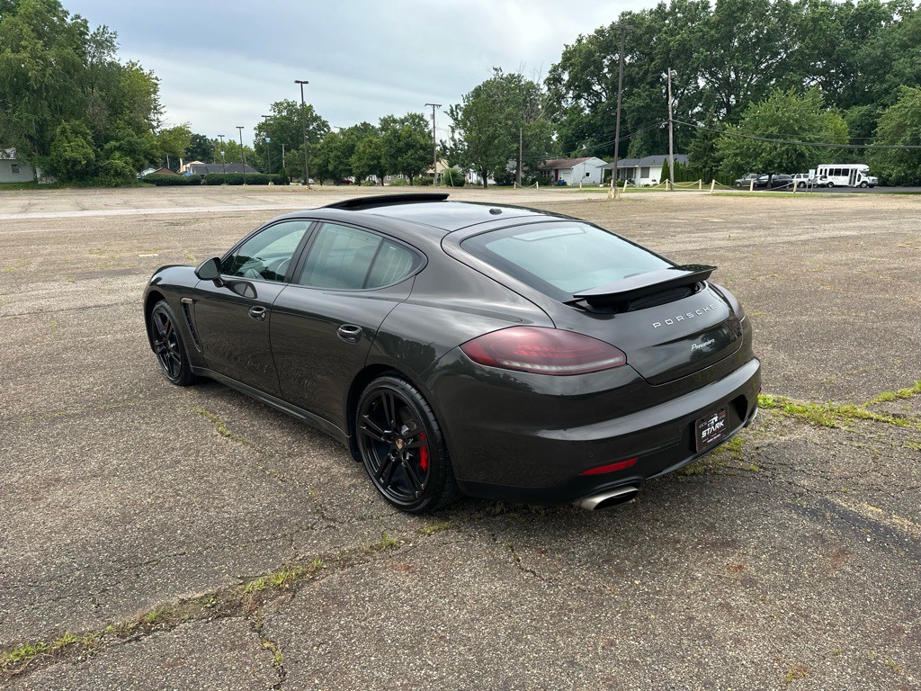 2014 Porsche Panamera Image 12