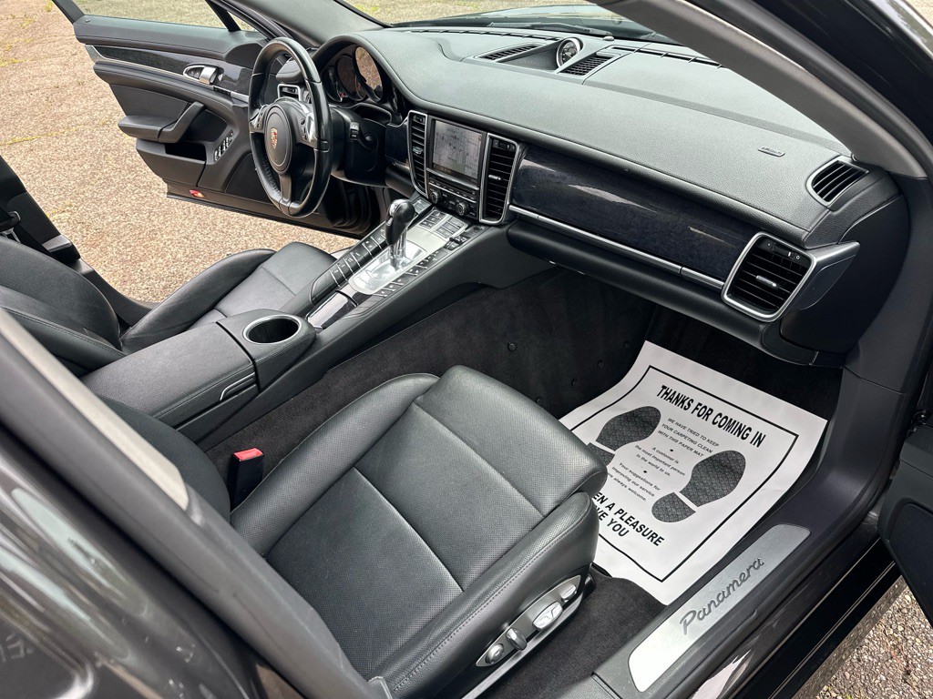 2014 Porsche Panamera Image 23