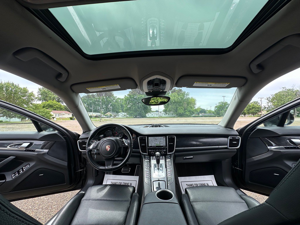 2014 Porsche Panamera Image 25