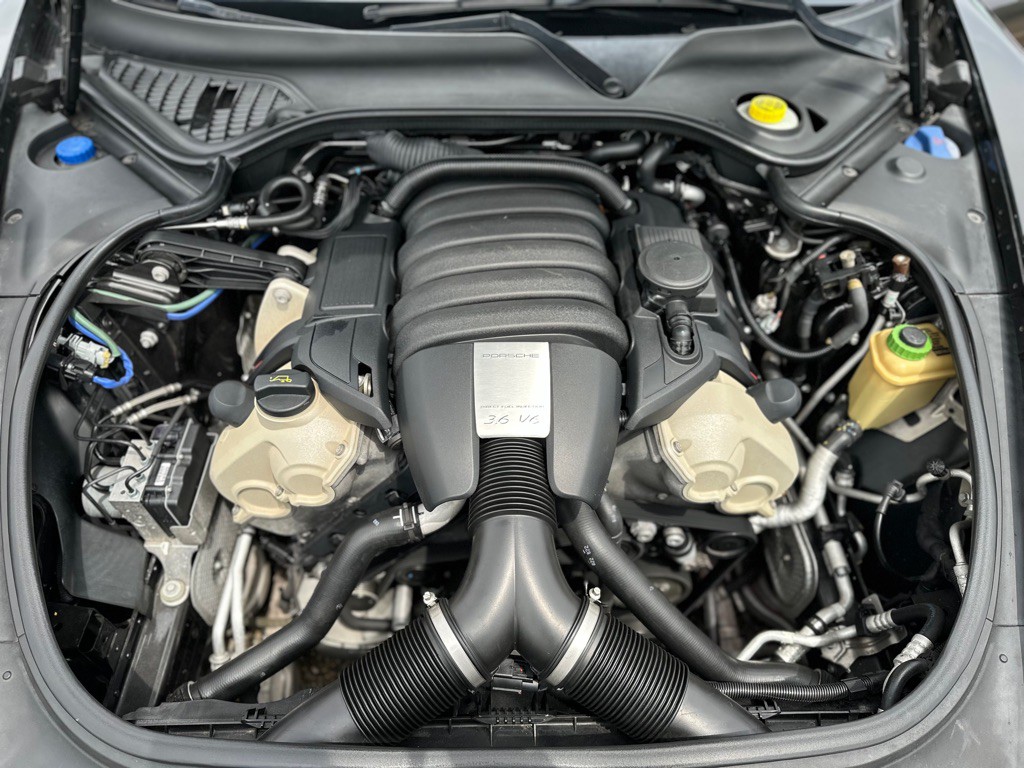 2014 Porsche Panamera Image 26