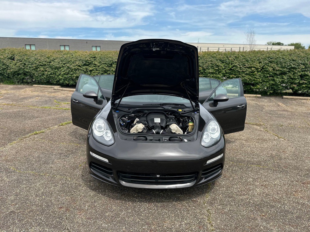 2014 Porsche Panamera Image 27