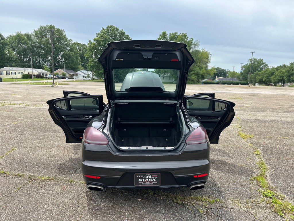 2014 Porsche Panamera Image 30